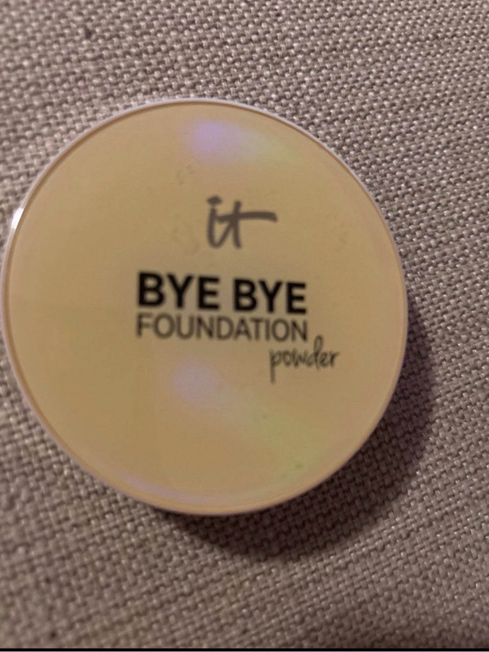 IT Cosmetics Pressed Powder Compact - Light/Beige - Picture 3 of 3